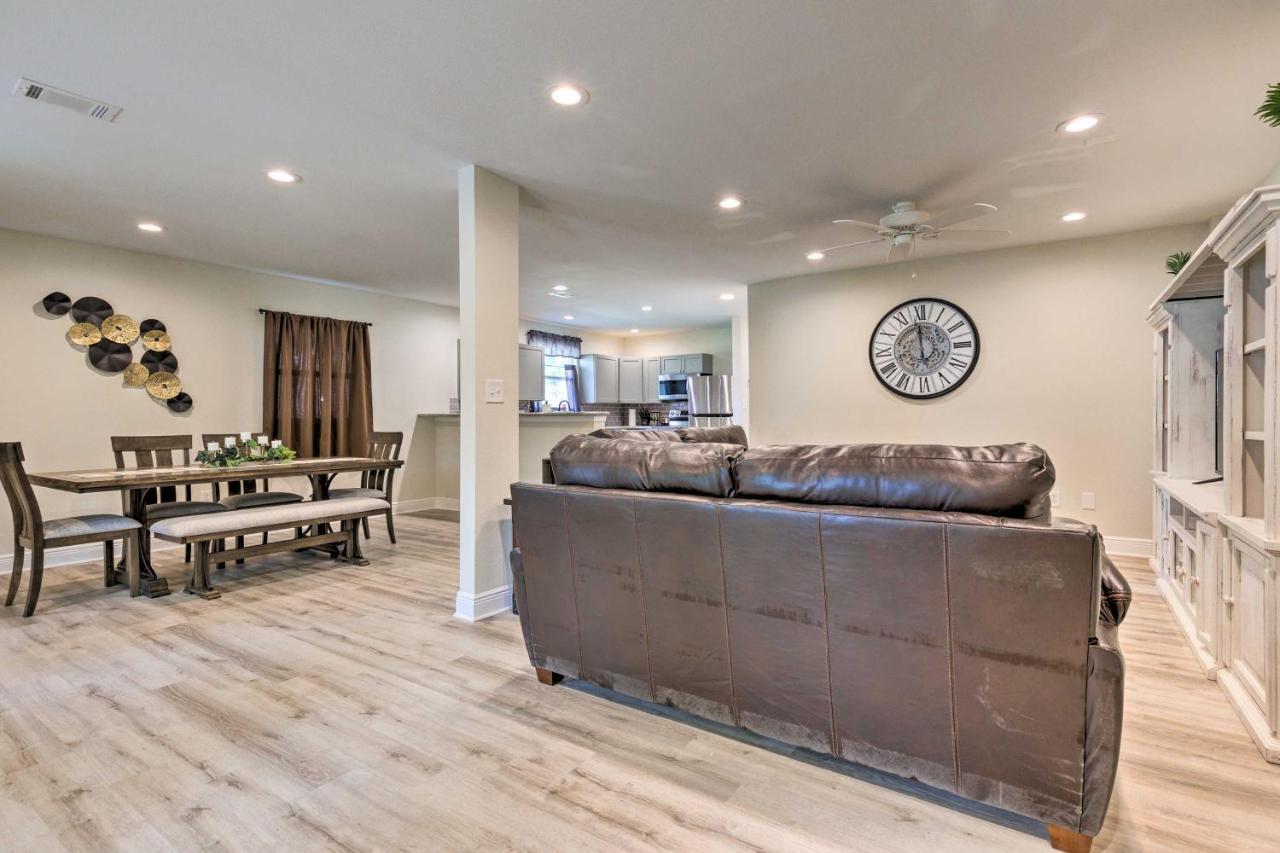Spacious Gulfport Home With Yard 1 Mi To Beach 외부 사진